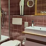 Engel Hotell 2*